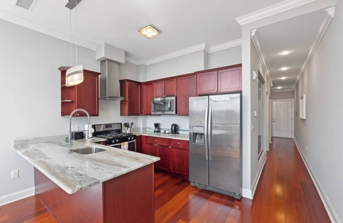 Olde Kensington Apartment | Prestigious 1BR w/Rooftop Pool