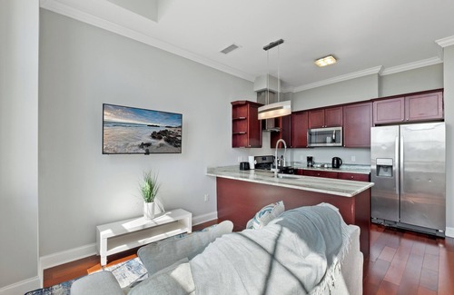 Olde Kensington Apartment | Prestigious 1BR w/Rooftop Pool