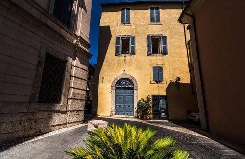 Orte Apartment | PRESTIGIOUS APARTMENT 30 MINUTES FROM ROME