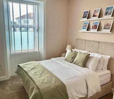 Prestwick Apartment | Prestwick KingB PetsOk FreeP Wifi Tv