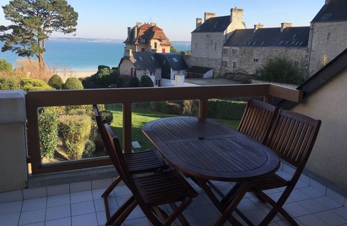 Saint-Cast-le-Guildo Apartment | pretty apartment T2 full sea view and garden