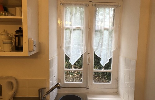 Oradour-Fanais Cottage | Pretty cosy Cottage sleeps 4 in Oradour Fanais,