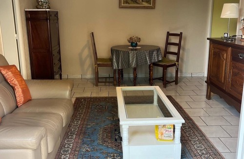 Brive-la-Gaillarde Apartment | Pretty garden apartment in peaceful residence