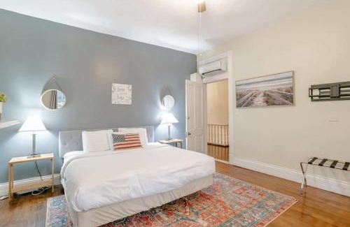 Mobile House | Pretty Peach Palace-Historic, Mins to Downtown