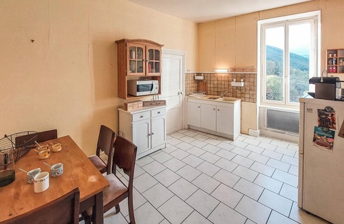 Ardes House | Pretty vacation home in the town center of Ardes-sur-Couze.