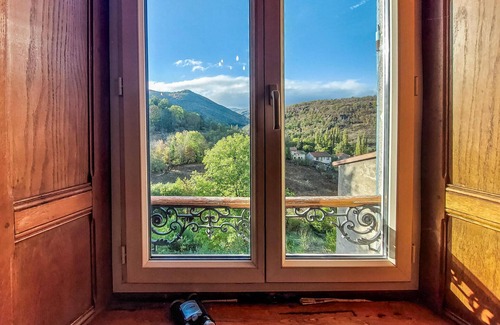 Ardes House | Pretty vacation home in the town center of Ardes-sur-Couze.