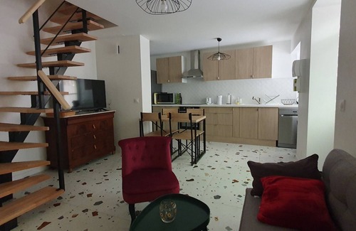 Lauris House | Pretty village house