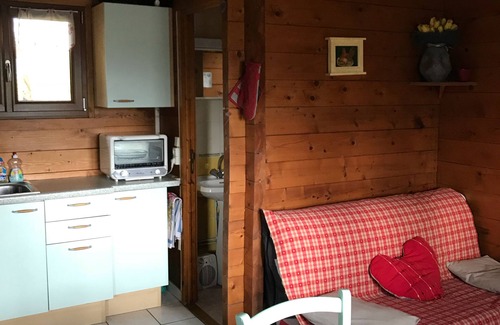 Le Tartre Ski Chalet | Pretty wooden Jura chalet for 2 people