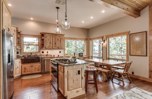 Coolin House | Priest Lake Sherwood Beach Lakefront Cabin
