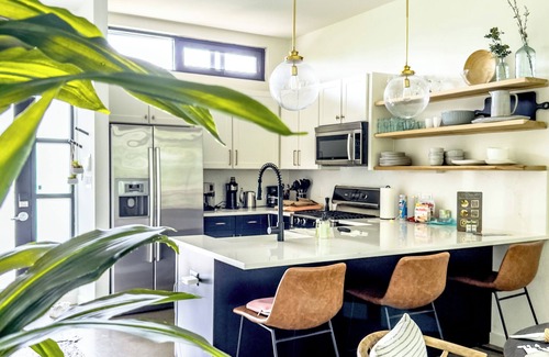 South Lamar Apartment | Prime Location-2BR|Pet Friendly |Free Parking!