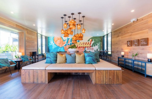 Kahului Hotel | Prime Location! Pool, Near Kanaha Pond State Wildlife Sanctuary!