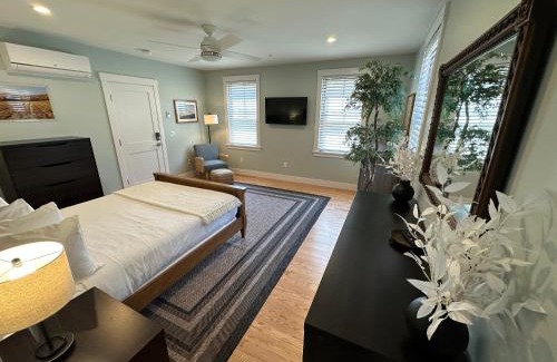 Yachting Village Hotel | Prime Location! Renovated House! 6 Bed4 Bath
