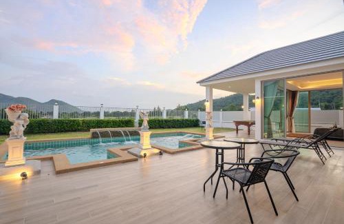 Nong Kae Villa | Prime Twilight 4-Bedroom Pool Villa with Mountains