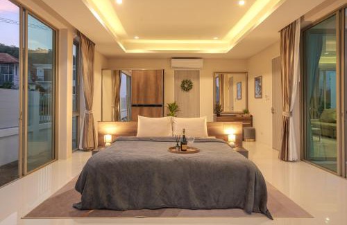 Nong Kae Villa | Prime Twilight 4-Bedroom Pool Villa with Mountains