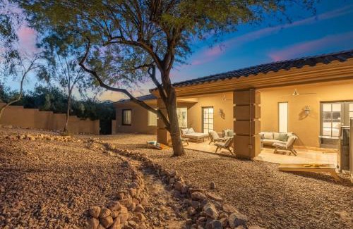 Fountain Hills House | Primrose Palace Fountain Park Pool Hot tub