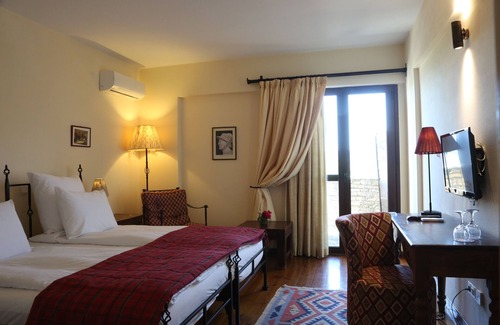 Kostitsi Hotel | Princess Lanassa