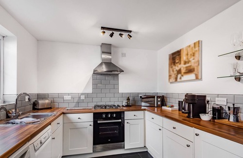 Acomb House | Princess Mews - Bright Modern Home Free Parking & Quiet