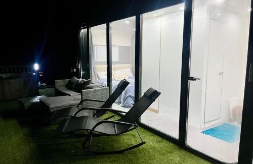 Monaghan Apartment | Pringle Pod