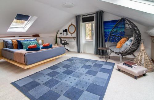Vobster House | PRIVACY Entire BARN for 4 Garden Cliff Vobster Quay Frome Longleat Bath Stonehenge BBQ HQ & Pet FREE-ndly