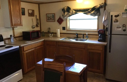 Alba Cabin | Privacy in the woods a half mile from Lake Fork public boat ramp.