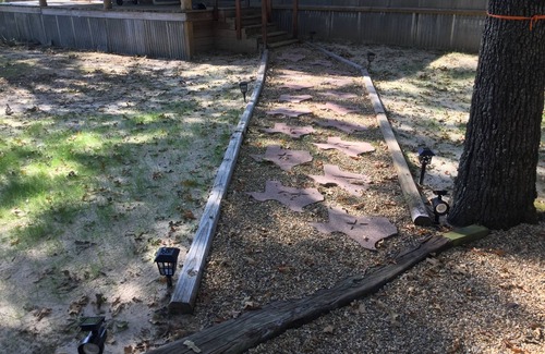 Alba Cabin | Privacy in the woods a half mile from Lake Fork public boat ramp.