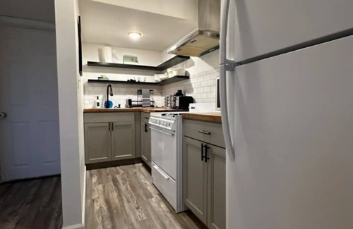 Olde Towne East House | Private 1 bed/1bath by Downtown Columbus, Arenas, & Hospitals