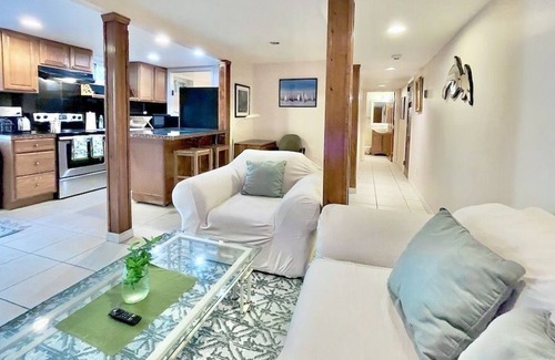 Upper Brookville Apartment | Private 1 bedroom apartment by the pool.