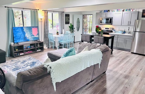 Royal Hawaiian Estates Apartment | Private 1st Floor Retreat w/Hot Tub Just Minutes to Volcanoes NP!