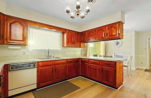 Greenville House | Private 6BR Retreat | Pool, Grill, Nature