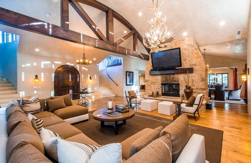 The Preserve Villa | Private 8400sqft Mansion 6 bdrm Prvt Jacuzzi Theatre Room