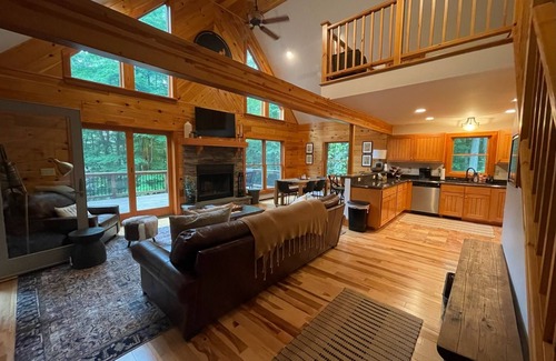 Lakeville Cabin | Private and Cozy Lake Wallenpaupack Retreat