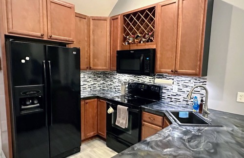 Cheektowaga Apartment | Private Apartment next to Airport!