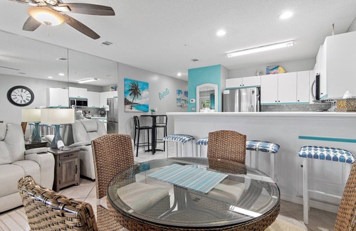 Avalon Beach Estates Condo | Private Beach Entry, Included Beach Setup + 2 Pools - Maravilla 4205