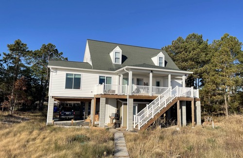 Maryus House | Private Beach on Chesapeake Bay Near Lighthouse