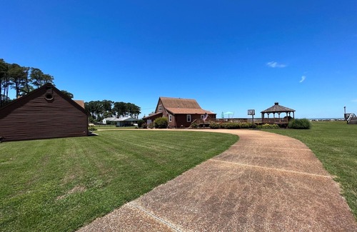 Gwynn House | PRIVATE BEACH on the Chesapeake Bay