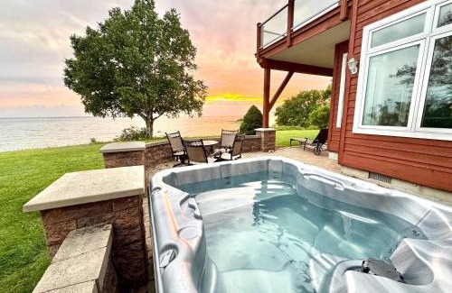 Charlevoix House | Private Beach Pool Table HUGE views gas grill