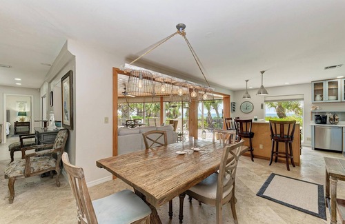 Englewood House | PRIVATE BEACHFRONT PROPERTY