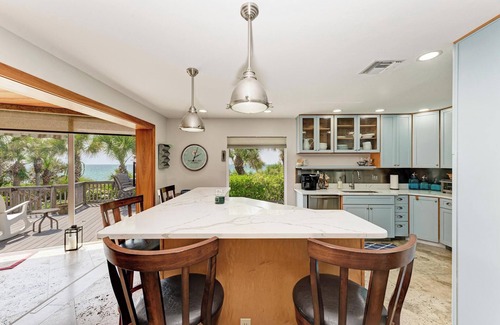 Englewood House | PRIVATE BEACHFRONT PROPERTY