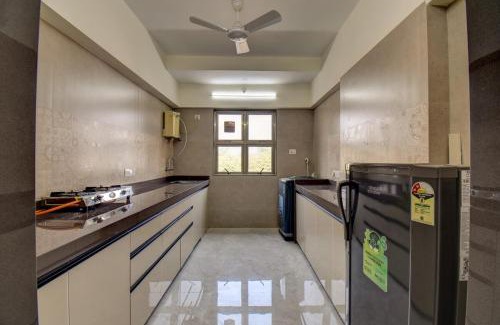 Santacruz East Apartment | Private Bedroom in a Shared 2 BHK Modern Apartment - BKC Mumbai
