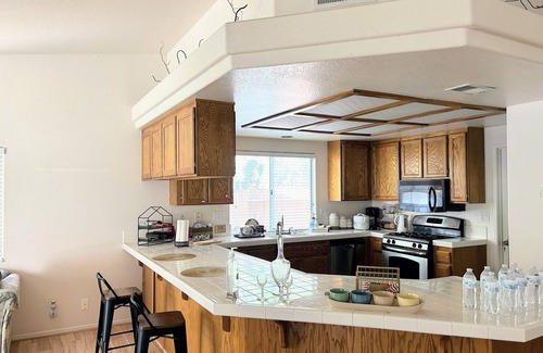 Hemet House | Private bedroom in Desert Western House near Wine Country
