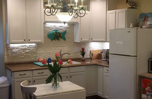 Grand Prairie Apartment | Private bungalow in DFW