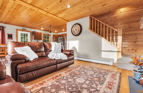 Rumford Center Ski Chalet | Private Chalet/Hottub/Firepit/View/Game room/Sleeps 12/Close to Sunday River