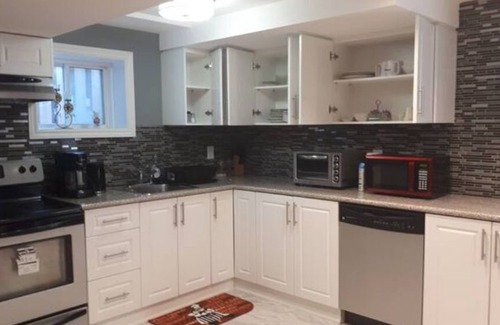 Scarborough Apartment | Private | Close to Lake | 30 Min. to Downtown| WIFI