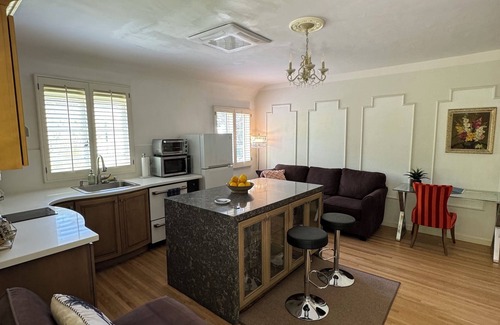 Pasadena Cottage | Private cottage at 5 star Resort 2 Room 3 Bath, Kitchen, parking