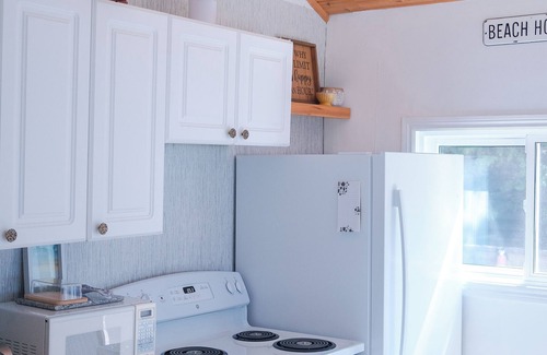 Manitoulin District Cottage | Private Cottage on Pristine 3km Sand Beach | Panoramic Views, Pet Friendly, WIFI