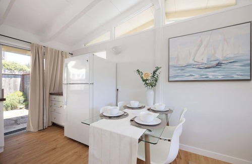 El Granada House | Private Cottage House - Walk to Beaches, Harbor,Food, Trials, so much more