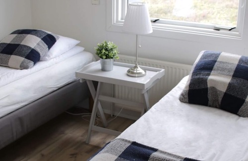 Borgarnes Cabin | Private cottage in West Iceland, Breathtaking surroundings - Glacier views!
