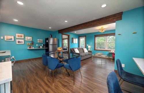 Prescott Condo | Private Deck + Fire Table | Rooftop & Game Room | 2 King Condo