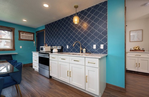 Prescott Condo | Private Deck + Fire Table | Rooftop & Game Room | 2 King Condo