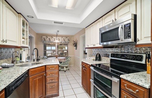 Tavares House | Private dock, fire pit, waterfront on Lake Dora walkable to downtown Tavares!